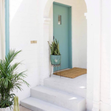 Regular barrier reef front door